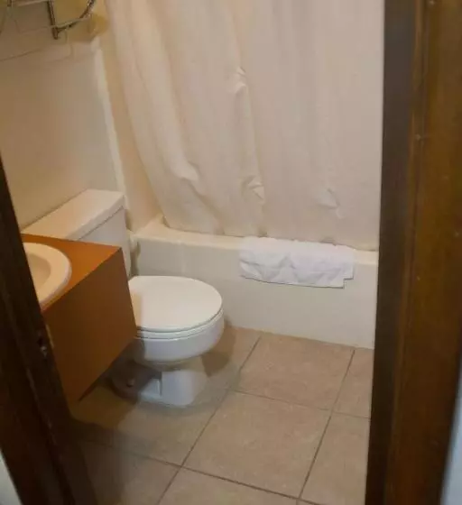 ２ダブルベッドのスタンダードルーム, Tazewell Motor Lodge