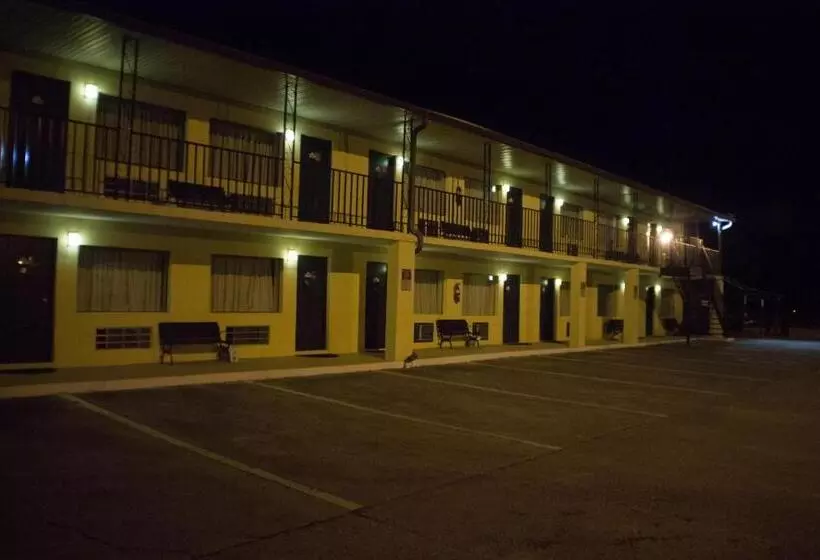 キングサイズベッドのスタンダードルーム, Tazewell Motor Lodge