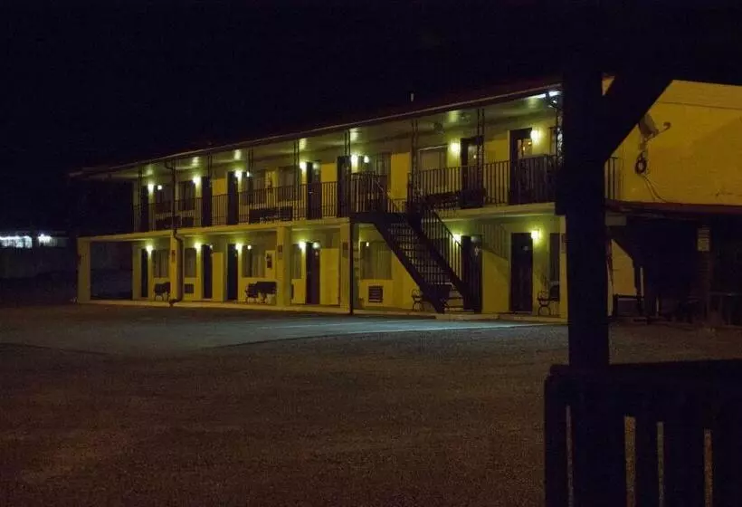 キングサイズベッドのスタンダードルーム, Tazewell Motor Lodge
