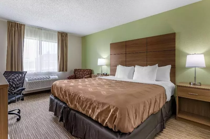 キングサイズベッドのスタンダードルーム, Quality Inn