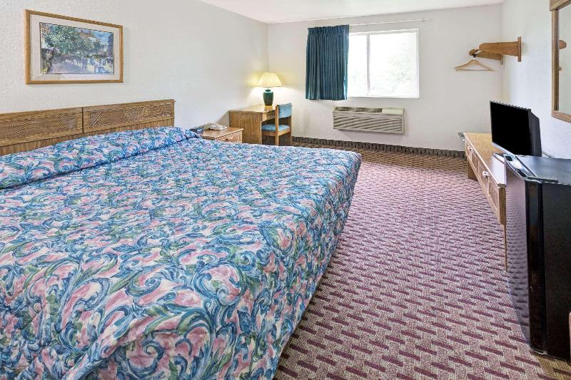스탠다드 룸 킹사이즈 침대, Super 8 By Wyndham Canonsburg/pittsburgh Area