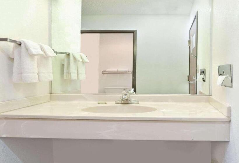 חדר סטנדרט עם מיטת קינג, Super 8 By Wyndham Monee I 57