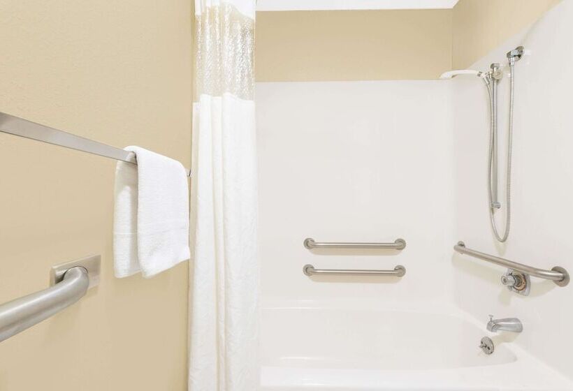 Engelliler için Standart Oda, Super 8 By Wyndham Olney