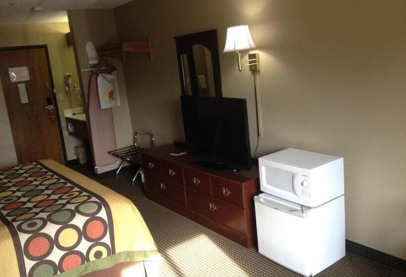 Büyük Çift Kişilik Yataklı Delüks Oda, Super 8 By Wyndham Olney