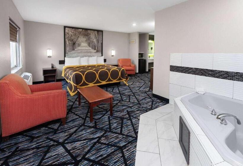 Büyük Çift Kişilik Yataklı Delüks Oda, Super 8 By Wyndham Olney