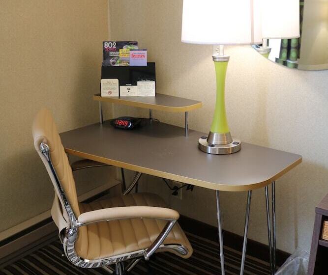 غرفه قياسيه سريرين مزدوجين, Super 8 By Wyndham Plattsburgh