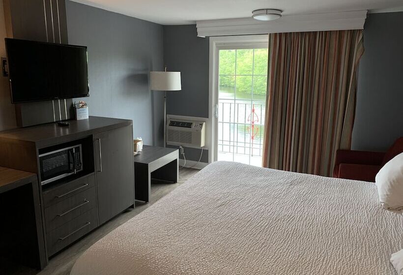 غرفة قياسية سرير مزدوج, Super 8 By Wyndham Sturbridge