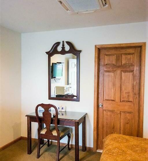 キングサイズベッドのスタンダードルーム, Sutton Inn