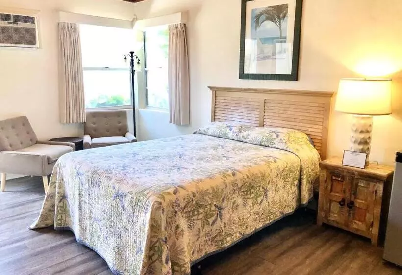 Standardrum, Surf Studio Beach Resort