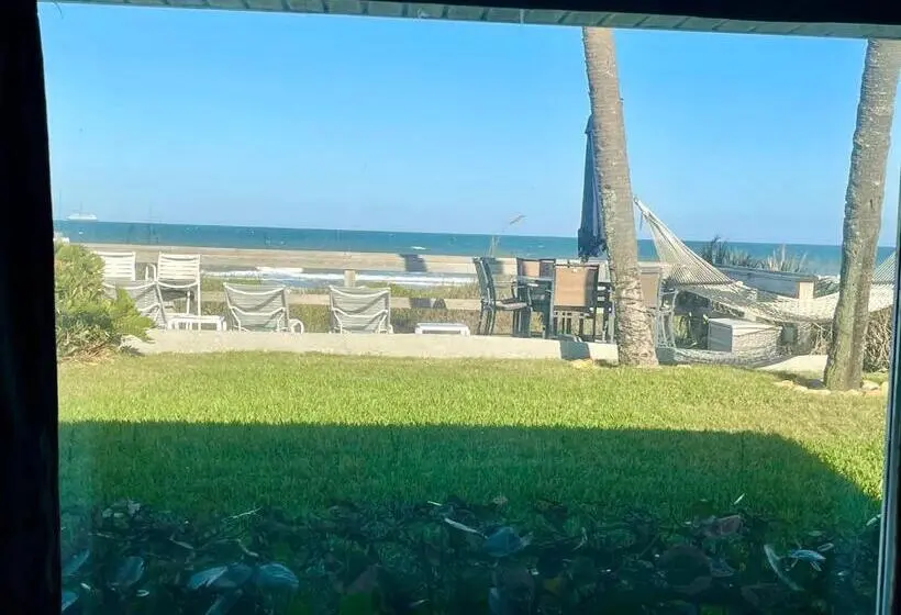 オーシャンビュースイート, Surf Studio Beach Resort