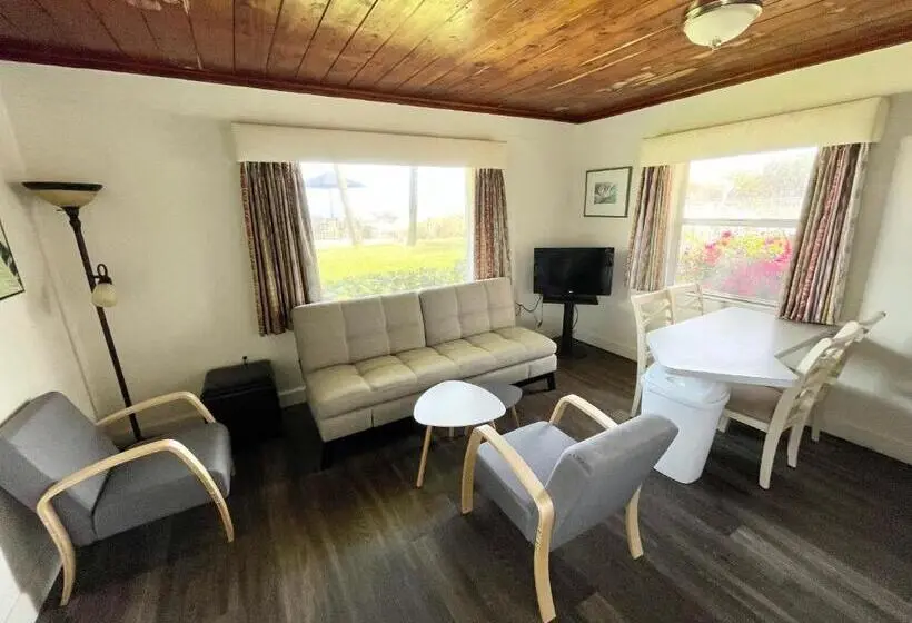 オーシャンビュースイート, Surf Studio Beach Resort