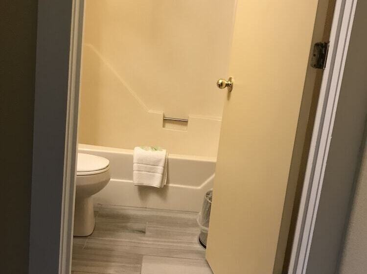 غرفة ديلوكس, Swiss Chalets Village Inn