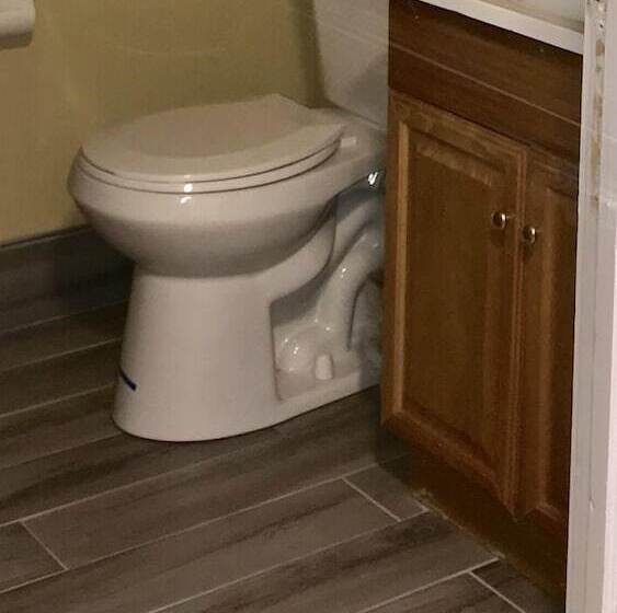 غرفه قياسيه سريرين مزدوجين, Swiss Chalets Village Inn