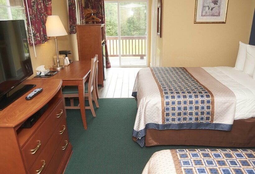 غرفه قياسيه سريرين مزدوجين, Swiss Chalets Village Inn