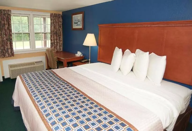 キングサイズベッドのスタンダードルーム, Swiss Chalets Village Inn