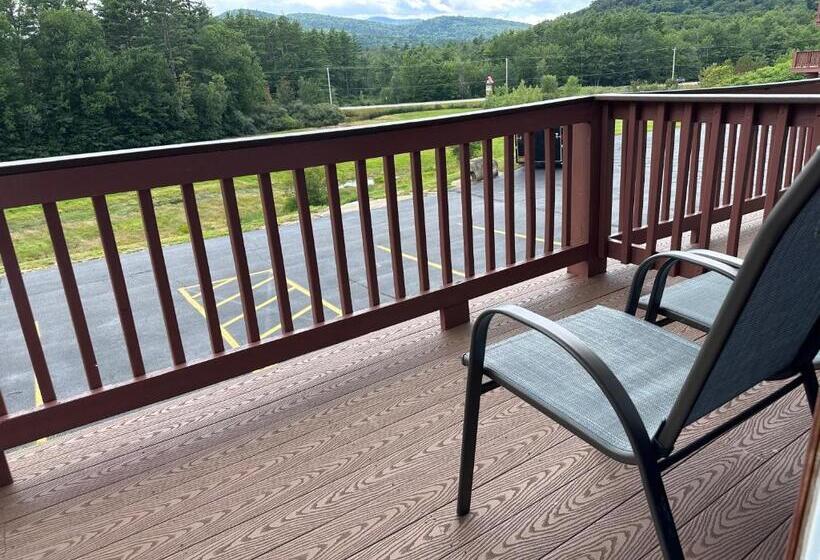 غرفه قياسيه سريرين مزدوجين, Swiss Chalets Village Inn