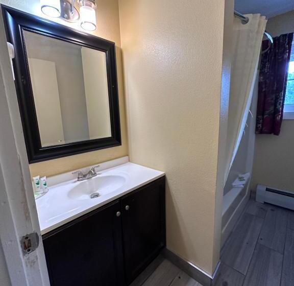 غرفة ديلوكس, Swiss Chalets Village Inn