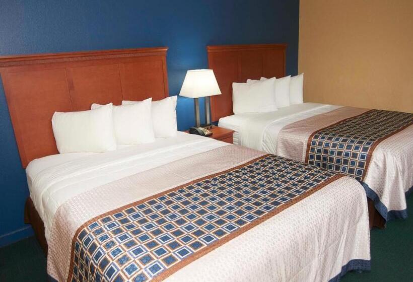 غرفة قياسية مزوَّدة بمطبخ, Swiss Chalets Village Inn