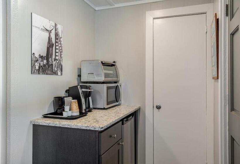 غرفة قياسية سرير كينج, Tar Heel Motel