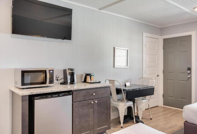 غرفة قياسية, Tar Heel Motel