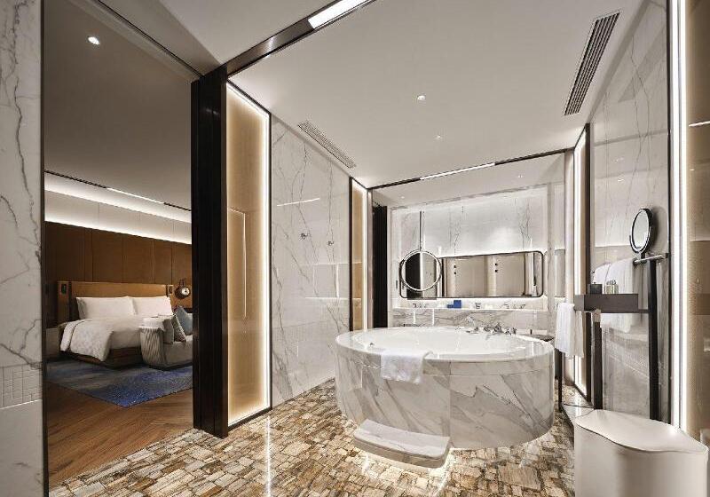 سوئیت با چشمانداز رودخانه, Hualuxe Nanjing Yangtze River