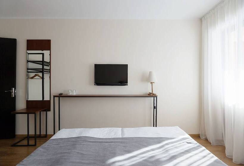 اتاق خانوادگی, Monte Gudauri