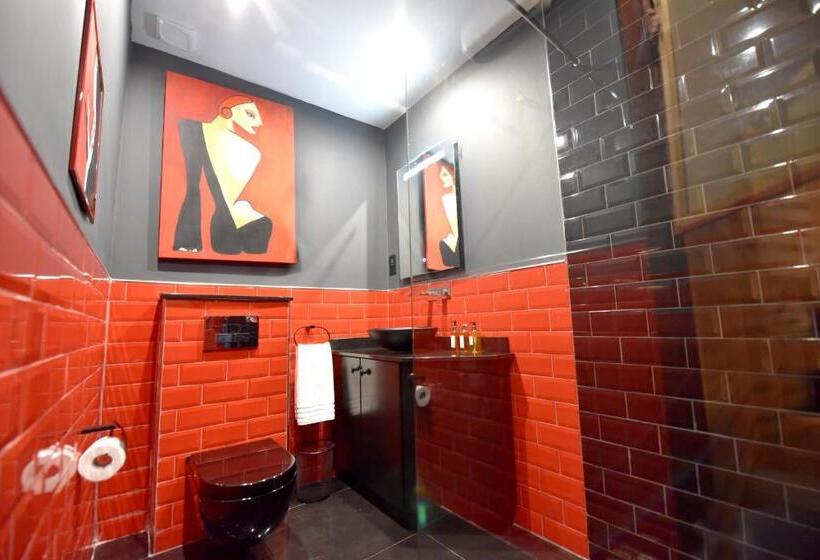 اتاق استاندارد با تخت بزرگ, The Lodge