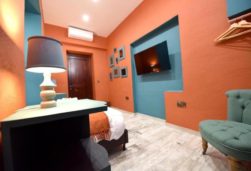 اتاق استاندارد با تخت بزرگ, The Lodge