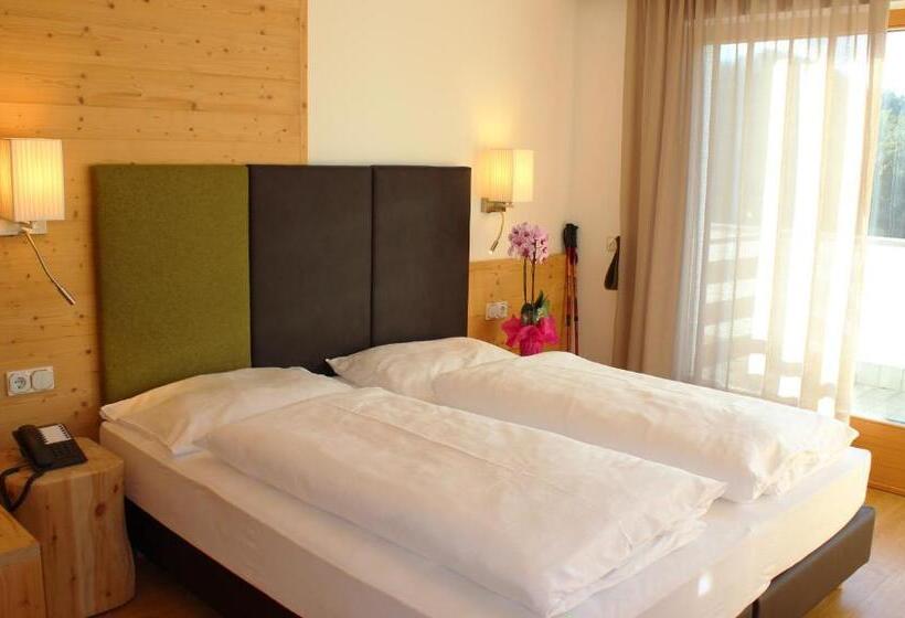 이코노미 룸, Garni Doris