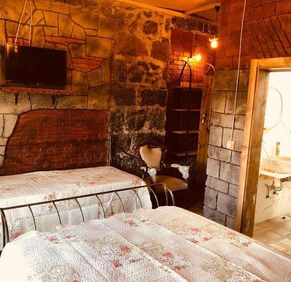 اتاق اکونومی, Suara