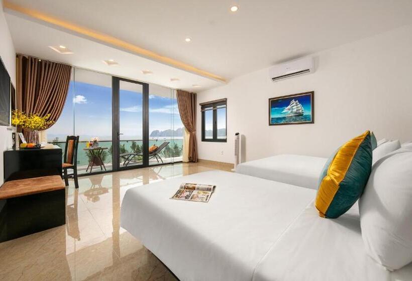 Triple Room Sea View, Tuan Chau Kingly Villa
