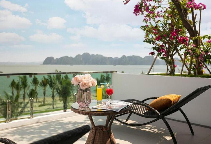 اتاق خانوادگی, Tuan Chau Kingly Villa