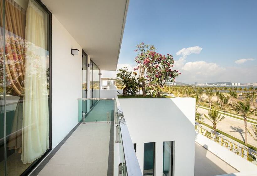 Triple Room Sea View, Tuan Chau Kingly Villa