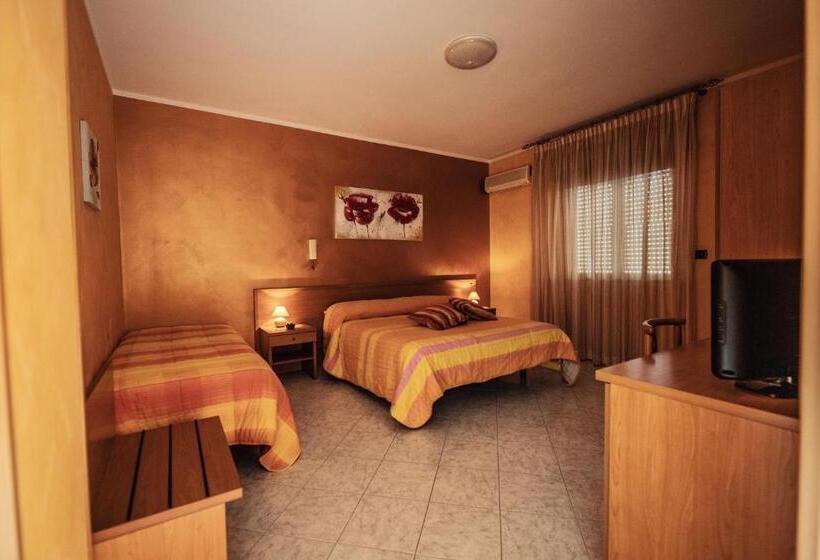 חדר סטנדרט לשלושה, Venere