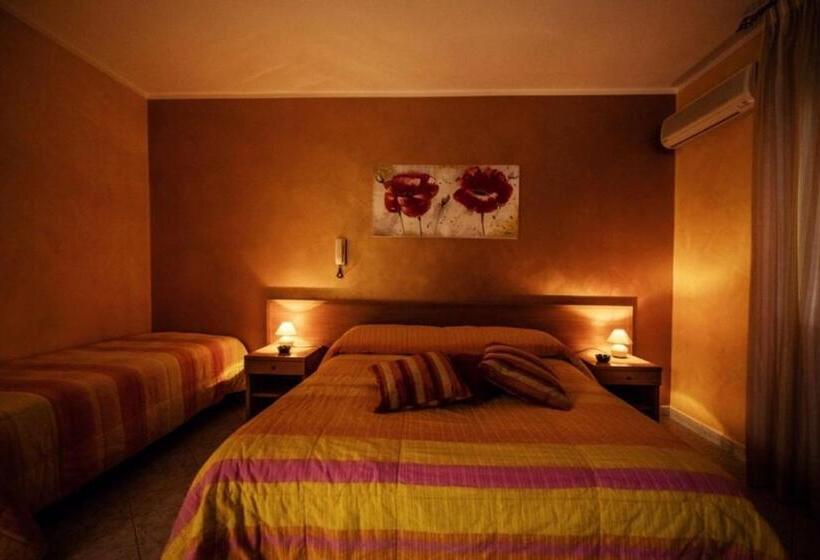 חדר סטנדרט לשלושה, Venere