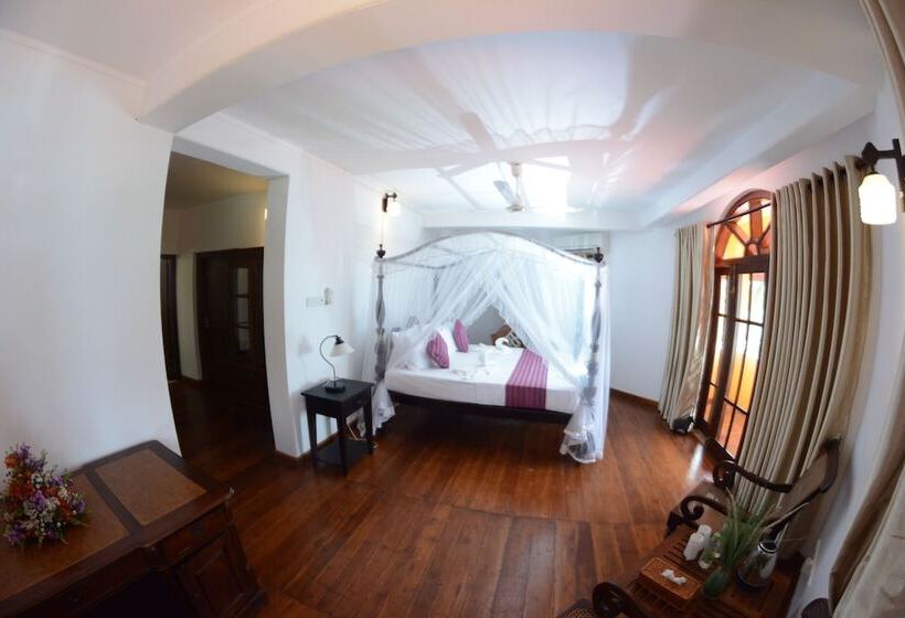 اتاق استاندارد با چشم‌انداز دریا, Sandy's Villa Hiriketiya
