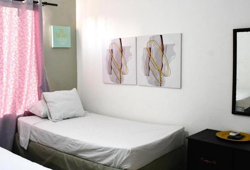 اتاق راحتی سه تخته, Casa Docia