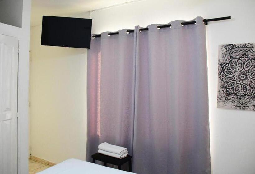 اتاق راحتی سه تخته, Casa Docia