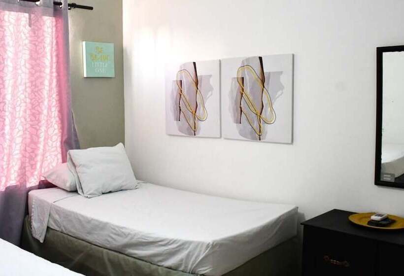 اتاق راحتی سه تخته, Casa Docia