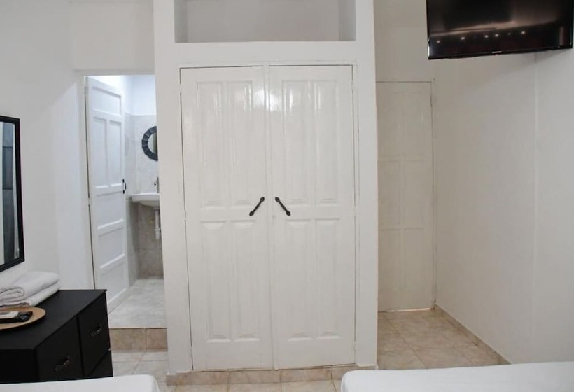 اتاق راحتی سه تخته, Casa Docia