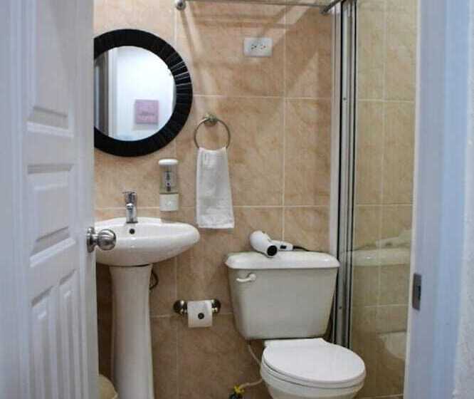 اتاق راحتی سه تخته, Casa Docia