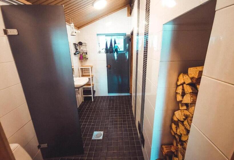 오두막, Taiga School