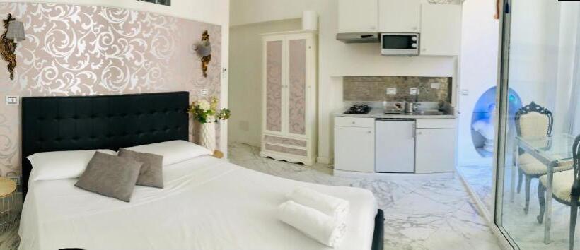 اتاق استاندارد با وان آب گرم, Parisa Suite