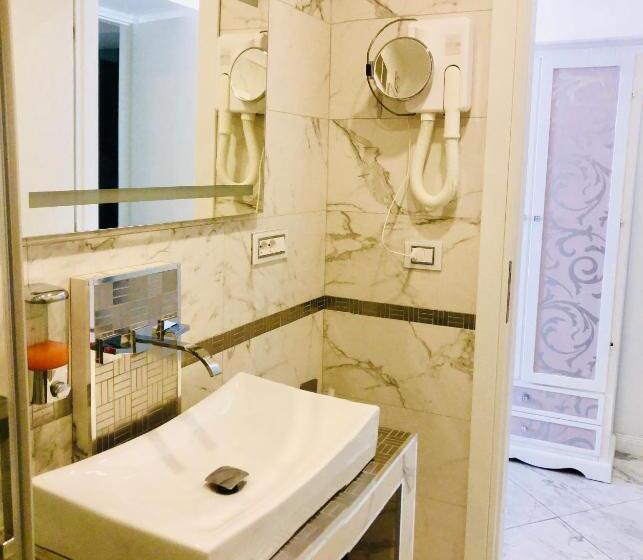 اتاق لوکس, Parisa Suite
