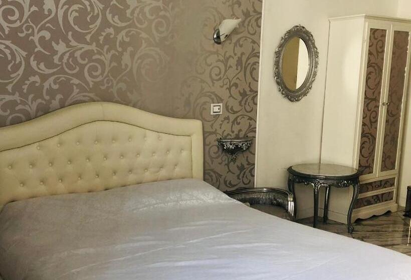 سوییت خانوادگی, Parisa Suite