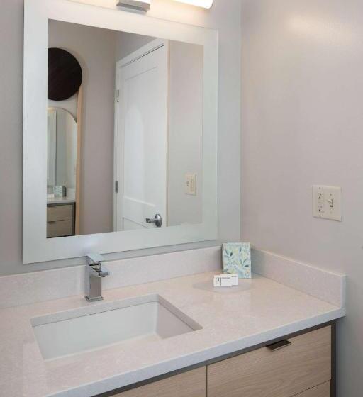 适合残疾人士使用的套间, Sonesta Simply Suites Falls Church