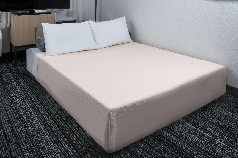 장애인을 위한 스위트, Sonesta Simply Suites Falls Church