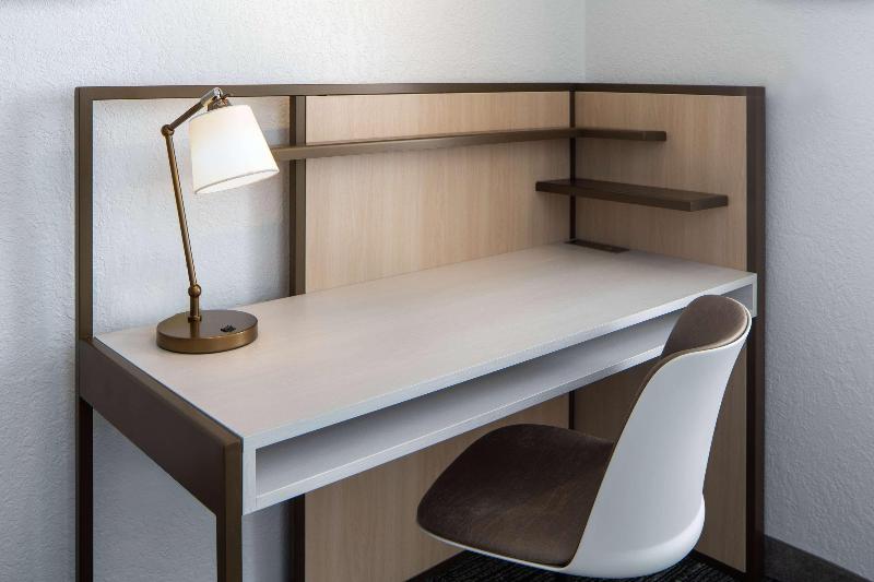 套房, Sonesta Simply Suites Falls Church