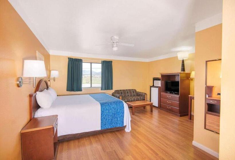 Стандартный Номер Кровать Кинг, Travelodge By Wyndham Kingman