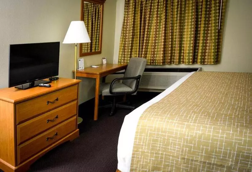 キングサイズベッドのスタンダードルーム, Travelodge By Wyndham St. Louis